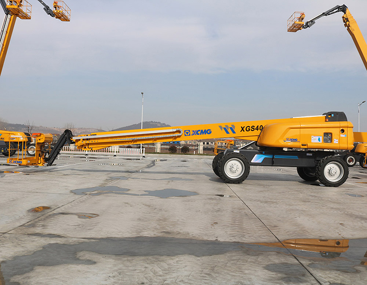 XCMG factory 40m hydraulic telescopic boom lift XGS40 mobile elevated lift for sale